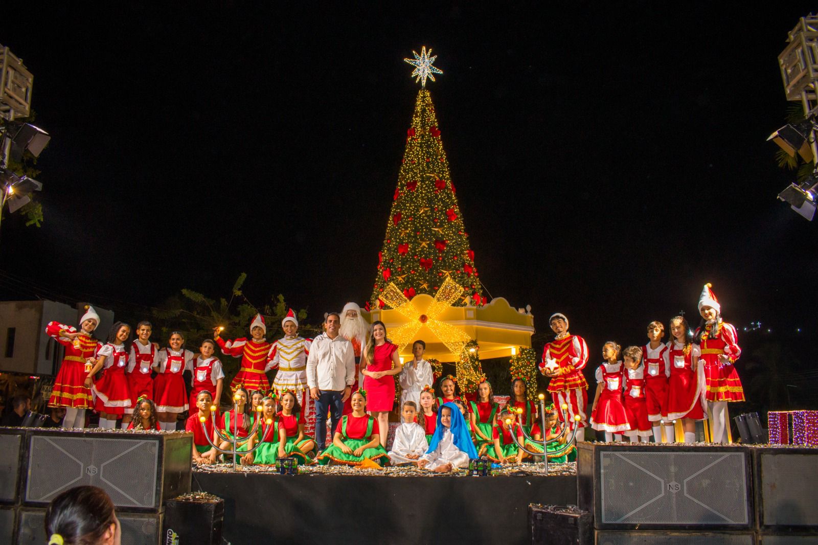 Acendimento das Luzes em Duas Estradas